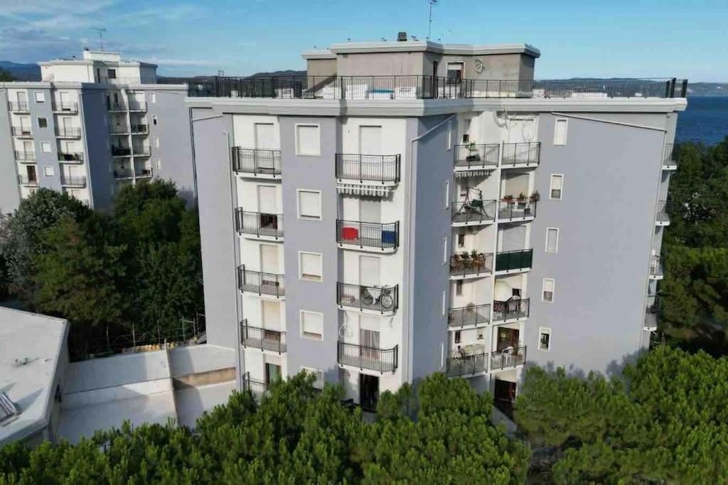 Appartamento Luxury Vista Mare Per 6 Persone A Марина-Юлиа Экстерьер фото
