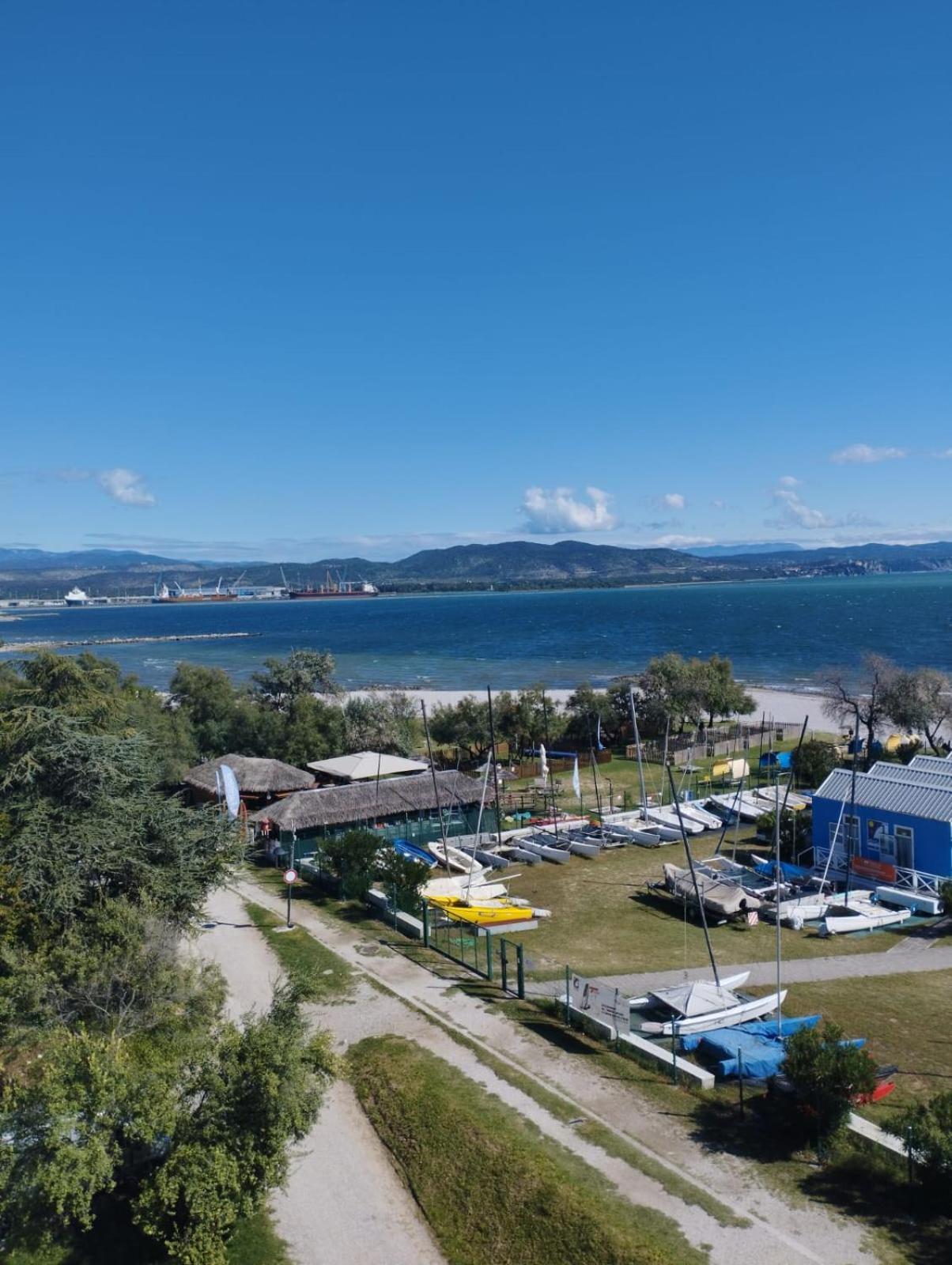 Appartamento Luxury Vista Mare Per 6 Persone A Марина-Юлиа Экстерьер фото