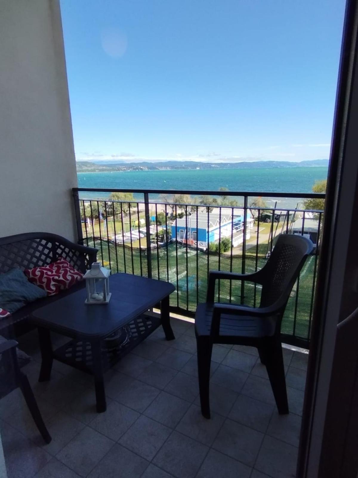 Appartamento Luxury Vista Mare Per 6 Persone A Марина-Юлиа Экстерьер фото